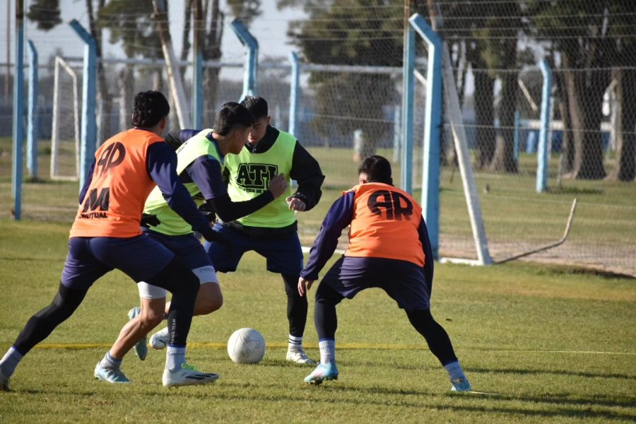 LA CREMA TRABAJA EN EL PREDIO CON VISTAS A SU PR&Oacute;XIMO COMPROMISO