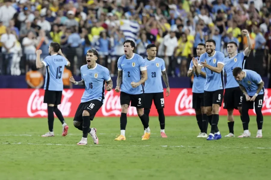 URUGUAY, QUE VIENE DE ELIMINAR A BRASIL, SUE&Ntilde;A CON LA FINAL