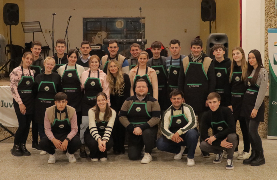 HAY EQUIPO. En 2024, los j&oacute;venes de la Lehmann se pusieron al hombro los festejos de un aniversario especial.