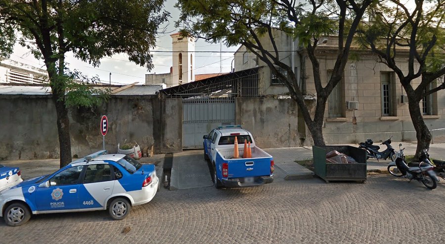 La agresora de 16 a&ntilde;os permanece detenida en la Alcaid&iacute;a de la UR V por la figura de "homicidio en grado de tentativa" .