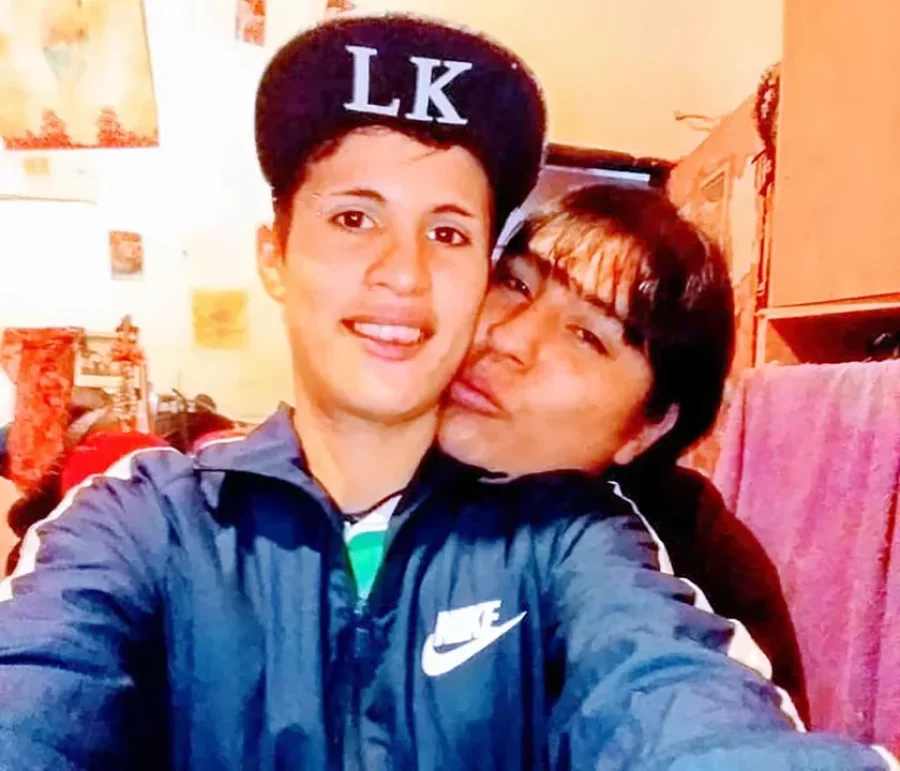 Brandon, con gorra, en una de las &uacute;ltimas fotos de la pareja
