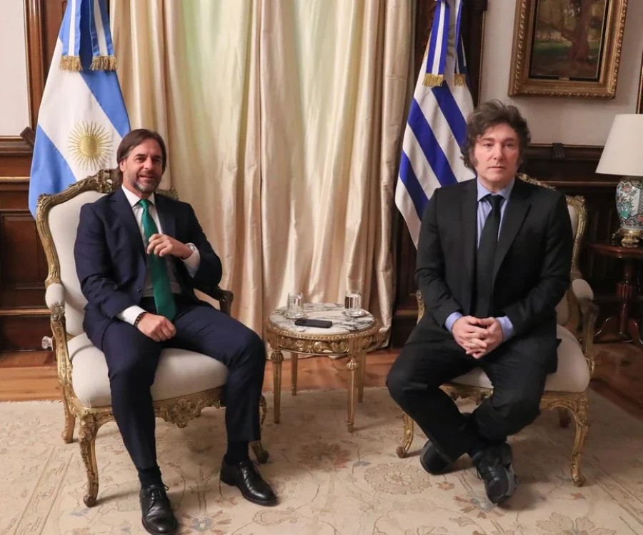 Lacalle Pou y Milei juntos.