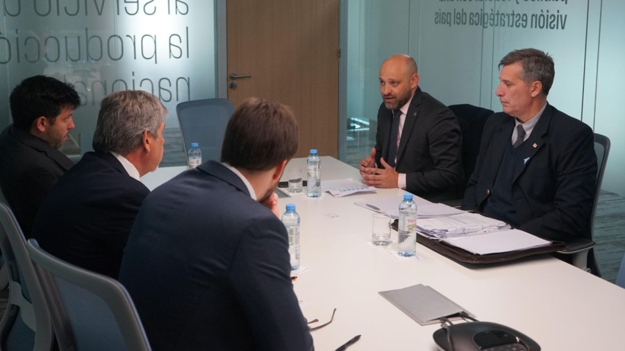 GESTIONES. Puccini (Producci&oacute;n) y Olivares (Econom&iacute;a) buscan ampliar el financiamiento para los sectores productivos