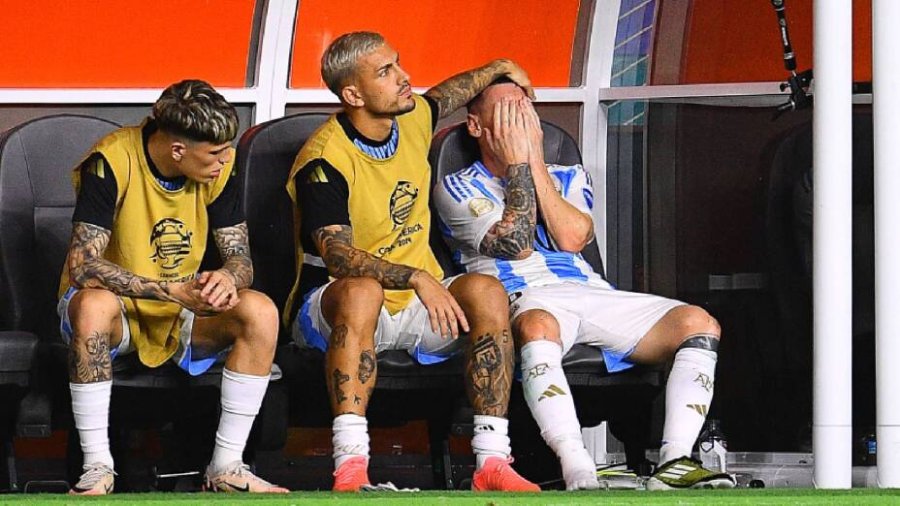 CAMPE&Oacute;N VULNERABLE. En el partido decisivo de la Copa Am&eacute;rica entre Argentina y Colombia, Lionel Messi fue sustituido a los 18 minutos del segundo tiempo debido a una lesi&oacute;n, acto seguido rompi&oacute; en ll