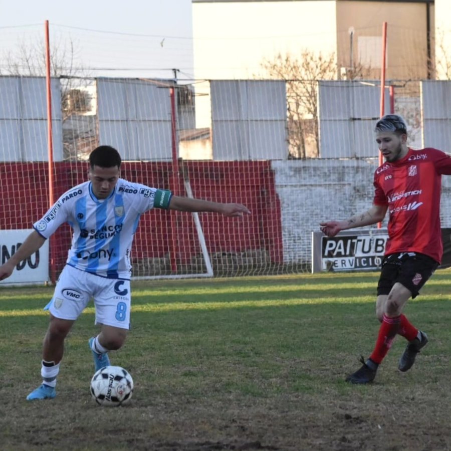 EN EL SOLTERMAM. El cl&aacute;sico entre 9 de Julio y Atl&eacute;tico fue para la Crema.