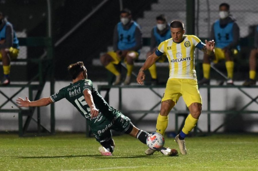EN ARROYITO. El Canalla recibe a Sarmiento de Jun&iacute;n.