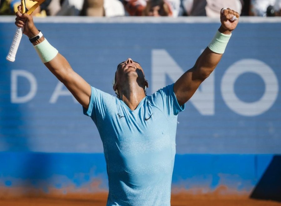 BRAZOS EN ALTO PARA EL ESPA&Ntilde;OL RAFAEL NADAL