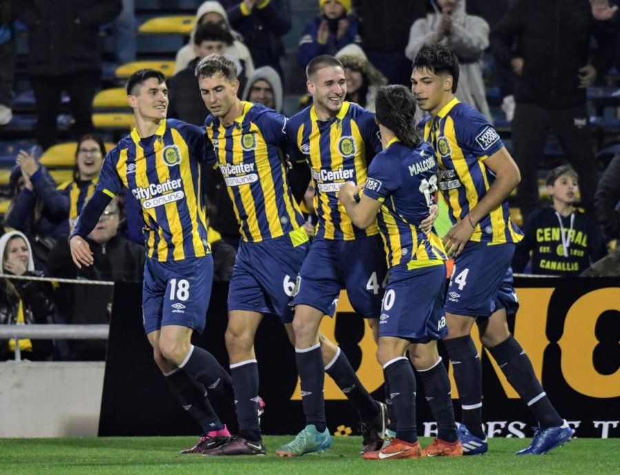 ROSARIO CENTRAL, CON SUPLENTES, SUPER&Oacute; SIN PROBLEMAS A SARMIENTO