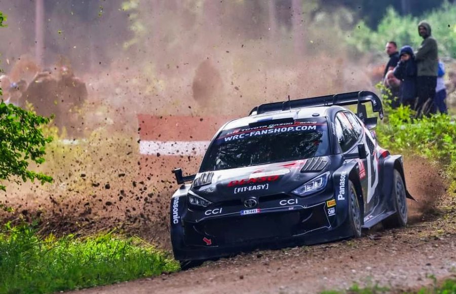 Kalle Rovanper&auml; sigue al frente en la general del Rally de Letonia.