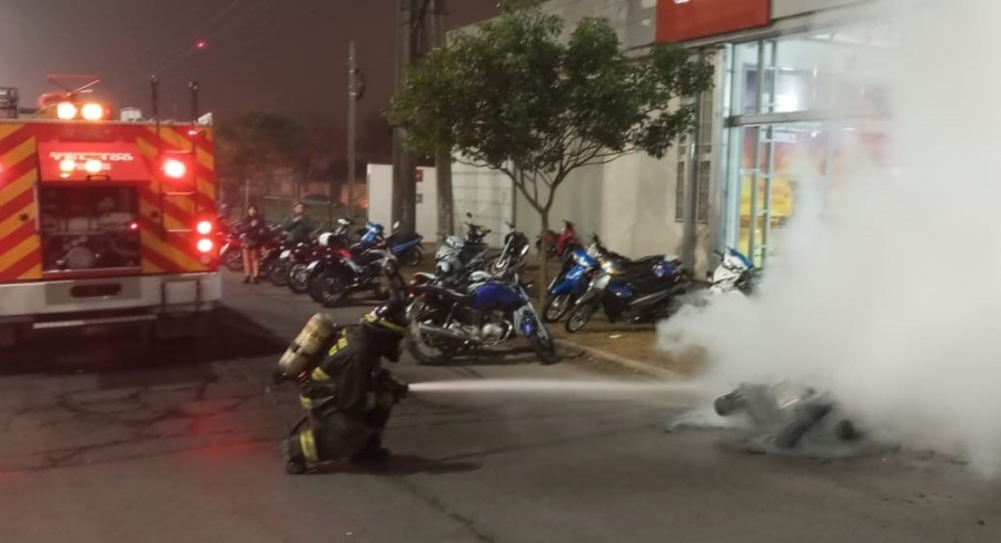 En poco m&aacute;s de media hora los Bomberos apagaron las llamas.