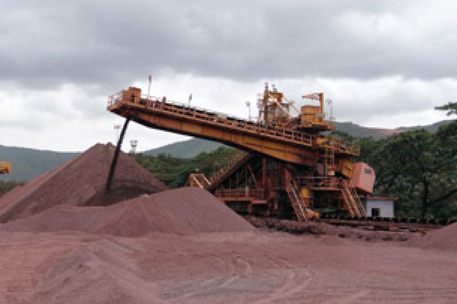 La pr&aacute;ctica de la&nbsp;miner&iacute;a a cielo abierto&nbsp;o&nbsp;megaminer&iacute;a&nbsp;genera efectos nocivos e irreversibles al medio ambiente y las comunidades aleda&ntilde;as a las zonas donde se lleva a cabo esta actividad.