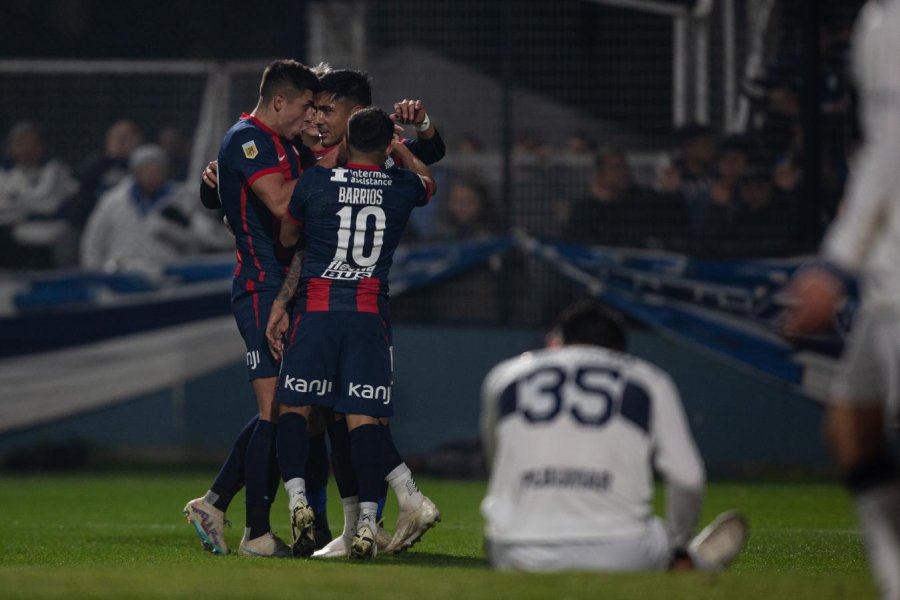SAN LORENZO SUPER&Oacute; AL LOBO Y  CONSIGUI&Oacute; SU PRIMERA VICTOA EN EL CAMPEONATO