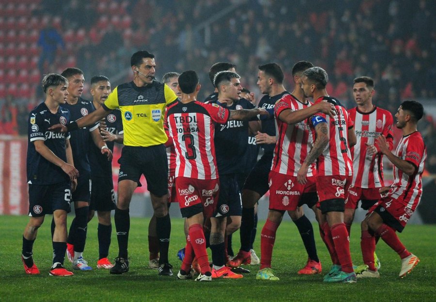 EL ROJO IGUAL&Oacute; 0-0 C0N BARRACAS CENTRAL