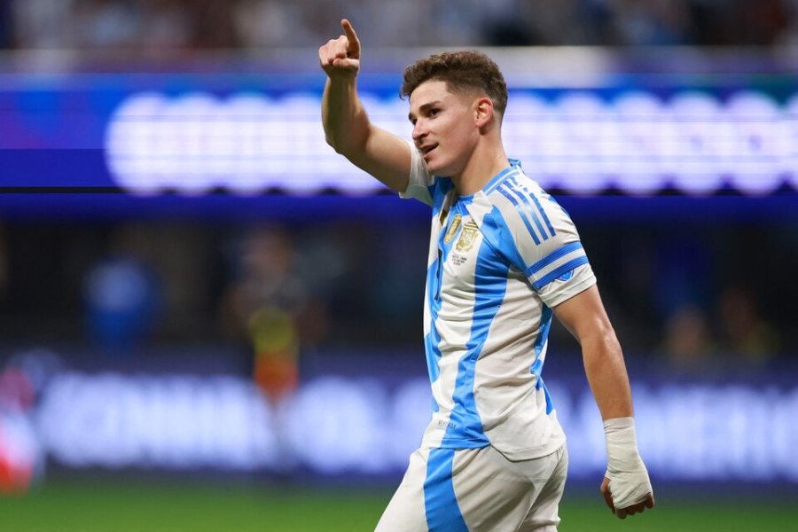 JUL&Aacute;N &Aacute;LVAREZ SER&Aacute; UNO DE LOS DELANTEROS EN EL EQUIPO ARGENTINO