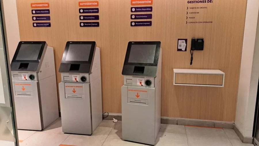 Una terminal de autoservicio de Tarjeta Naranja tambi&eacute;n fue atacada.