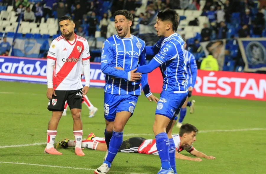 EL TOMBA SE LO DIO VUELTA EN 3' Y SUM&Oacute; UN TRIUNFAZO ANTE RIVER