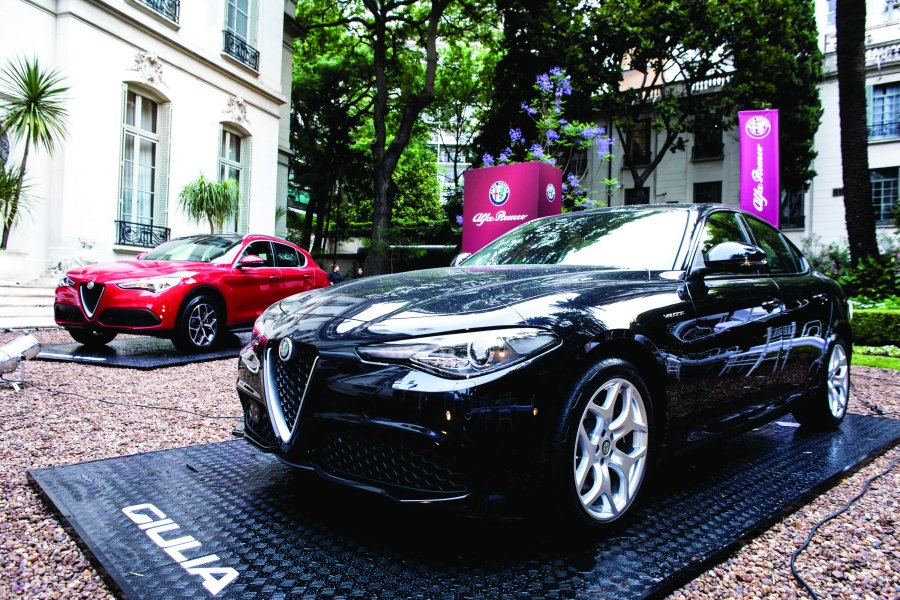 TECNOLOG&Iacute;A Y ELEGANCIA. Los modelos de la actualidad de Alfa Romeo, Giulia y Stelvio.