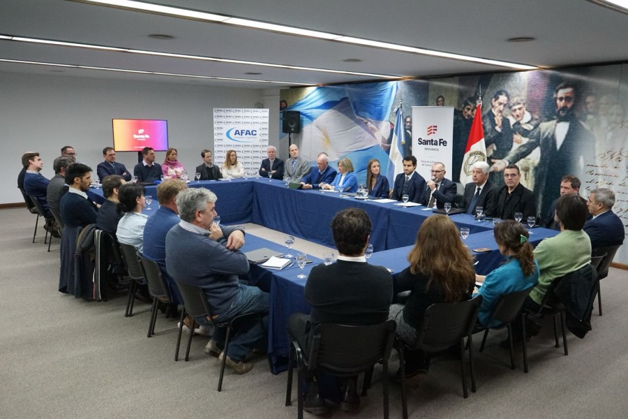 Autopartistas se reunieron en la Casa de Santa Fe.