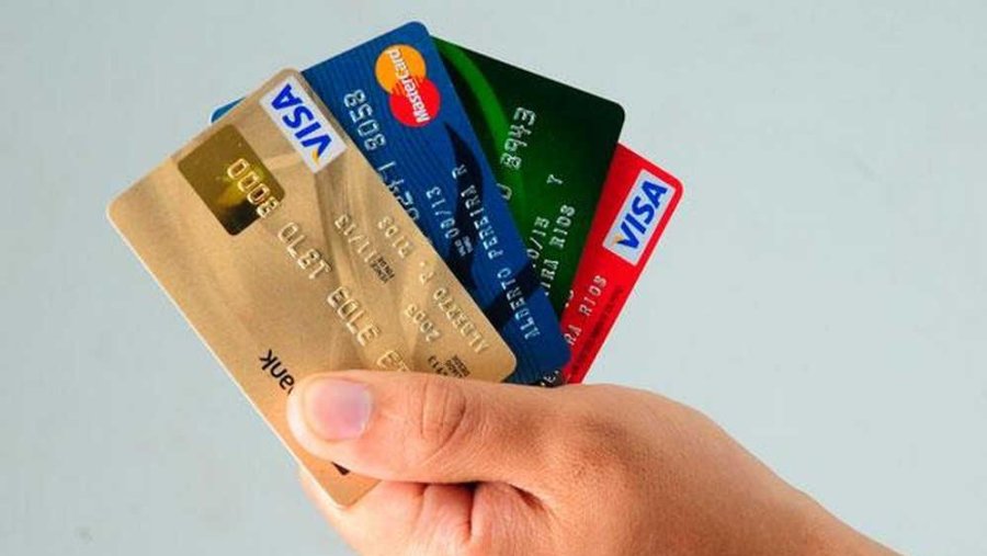 ENCUESTA. El 9% de los argentino toman cr&eacute;ditos bancarios para hacer frente a las deudas.