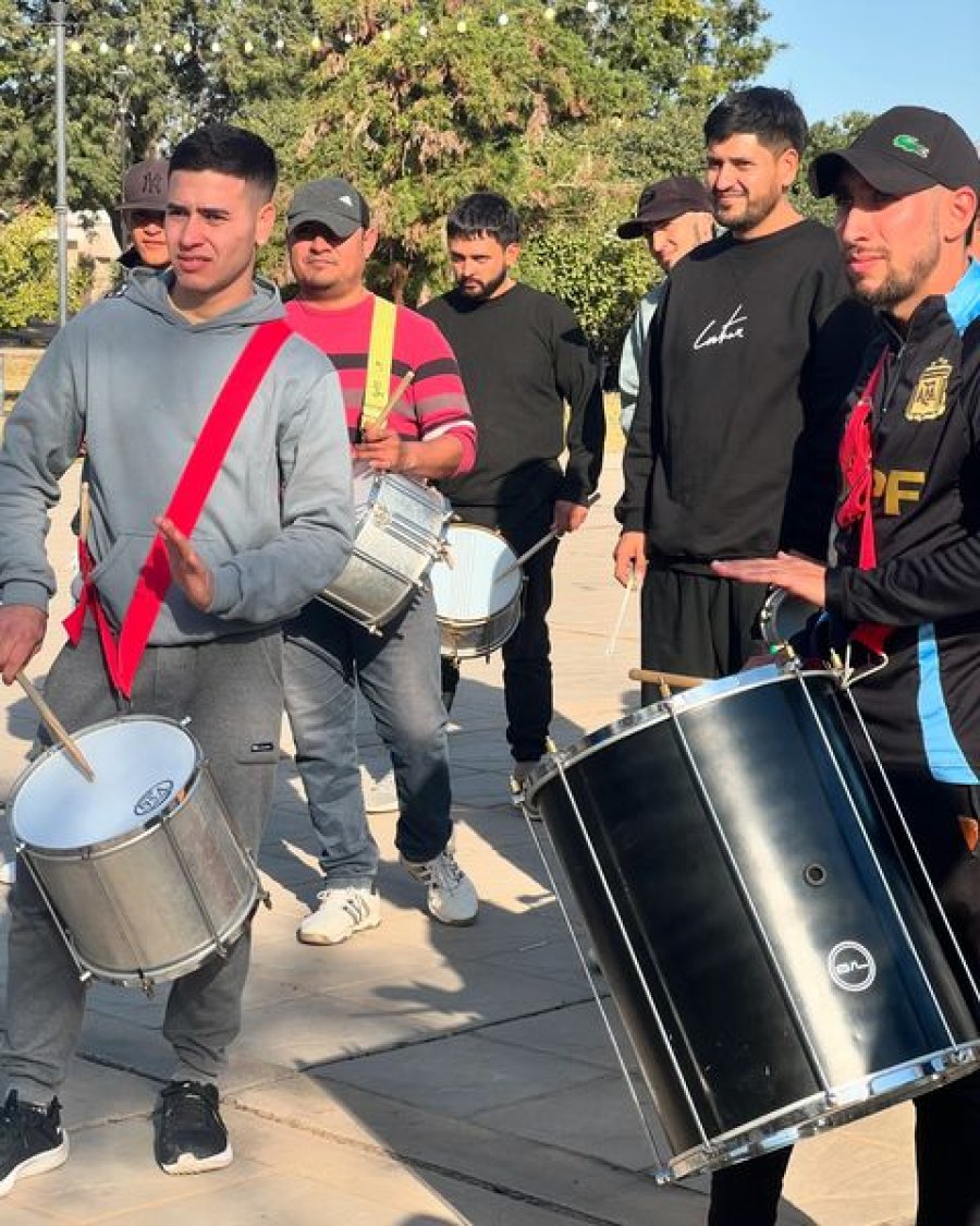 Un momento de la actividad cumplida en el paseo p&uacute;blico.