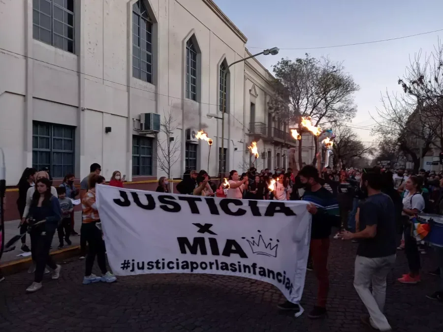 El s&aacute;bado 28 de agosto de 2021 unas 400 personas marcharon desde el Colegio hacia la Jefatura de Polic&iacute;a, la Fiscal&iacute;a Regional y el Obispado por la falta de avances en la causa.