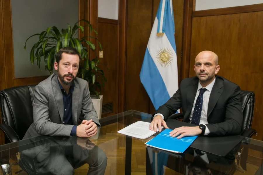 Fue puesto en funciones hoy por el Secretario de Transporte.