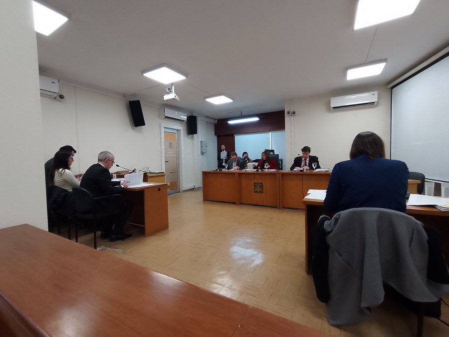 En la sala estaban presentes las partes, pero faltaba el acusado. Por eso el debate oral no comenz&oacute;.