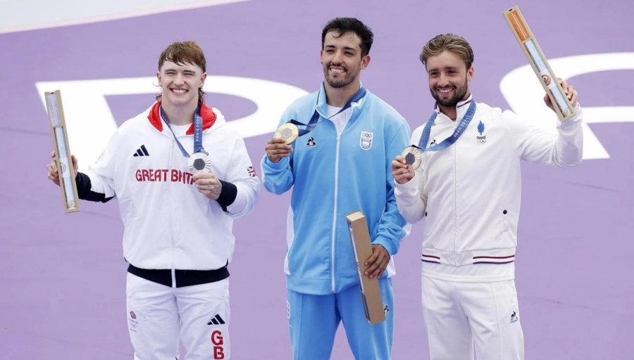 El brit&aacute;nico Kieran Reilly, el argentino Jos&eacute; "Maligno" Torres y el franc&eacute;s Anthony Jeanjean en el podio del BMX freestyle..