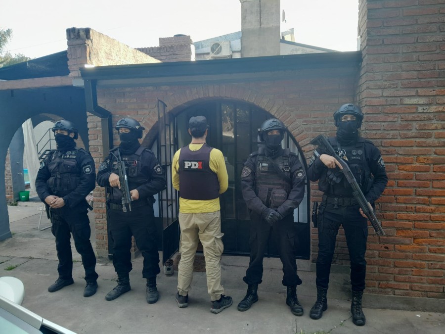 En un allanamiento detuvieron a AAB de 44 a&ntilde;os, y secuestraron dinero en efectivo y otros elementos de inter&eacute;s.
