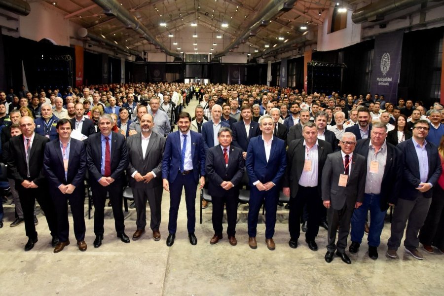 Los participantes en el c&oacute;nclave realizado hoy.