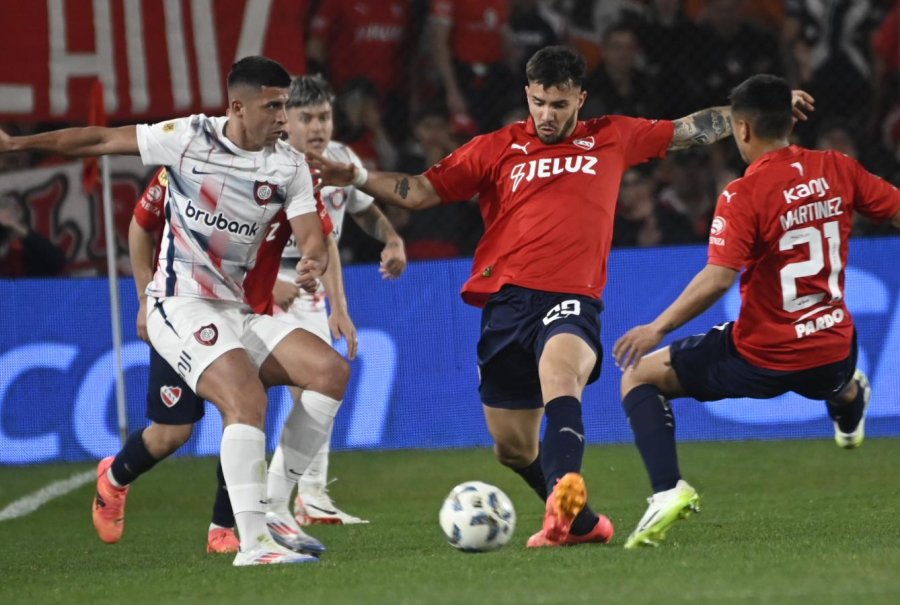 EL ROJO, QUE JUG&Oacute; DESDE EL MINUTO 19 CON UNO MENOS, IGUAL&Oacute; CON EL CUERVO