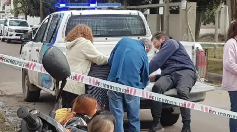 Vecinos que escucharon la discusi&oacute;n asistieron a Franco Russo en la calle pero ya era tarde.