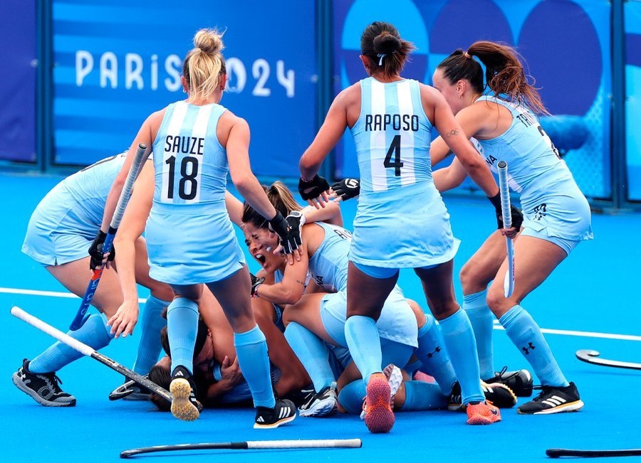 Las Leonas le acaban de ganar a B&eacute;lgica y lo celebran con alegr&iacute;a sin fin.