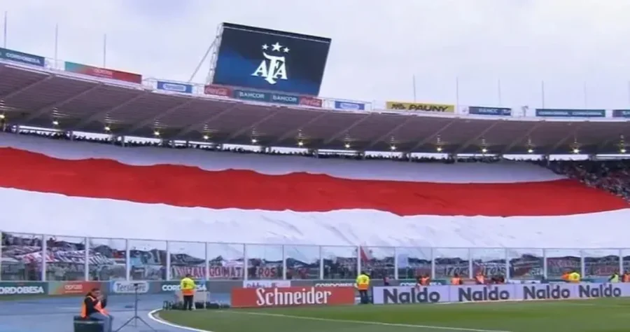 Hinchas de River en C&oacute;rdoba.