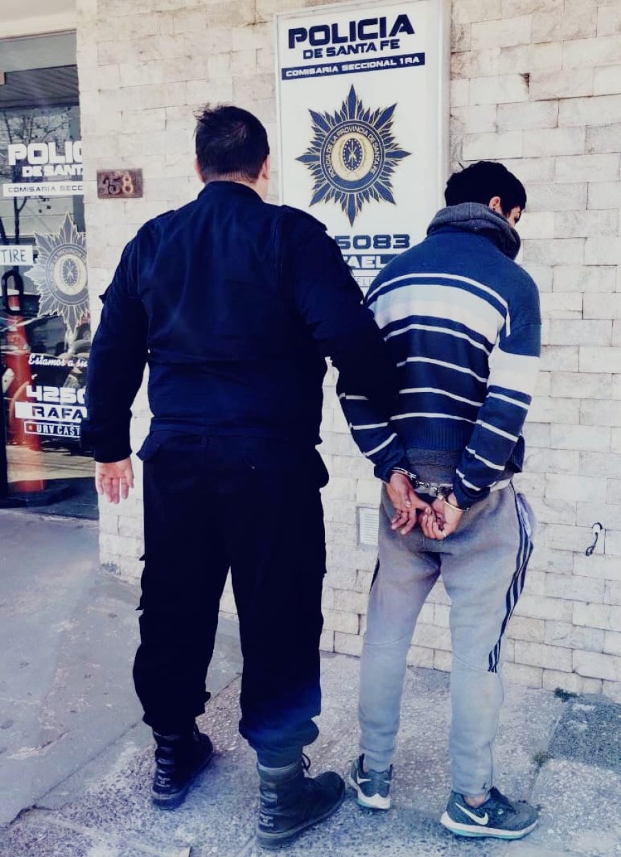 Finalmente Nahuel Fernando R. de 22 a&ntilde;os fue arrestado y trasladado a Comisar&iacute;a Primera.
