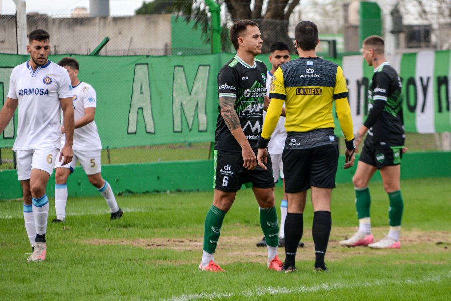 TRANQUILIDAD./ Uni&oacute;n sigue con su DT y tiene un partido dif&iacute;cil en Corrientes.
