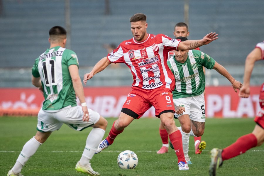 OTRO BATACAZO./ Talleres ya elimin&oacute; a tres equipos de primera divisi&oacute;n.