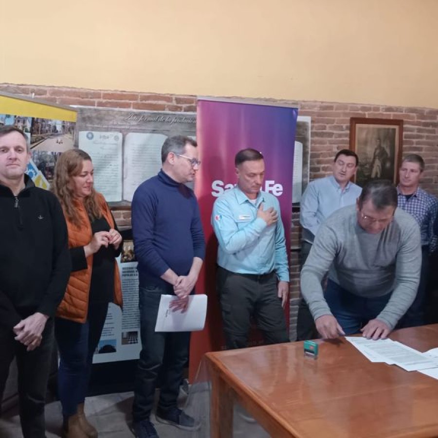 El jefe comunal cerrado el convenio.