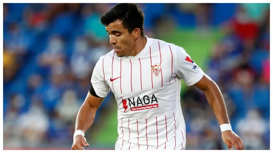 Marcos Acu&ntilde;a, lateral izquierdo del Sevilla de Espa&ntilde;a