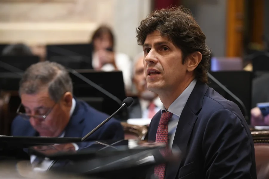 Mart&iacute;n Lousteau, senador UCR y ahora presidente de la bicameral de Inteligencia