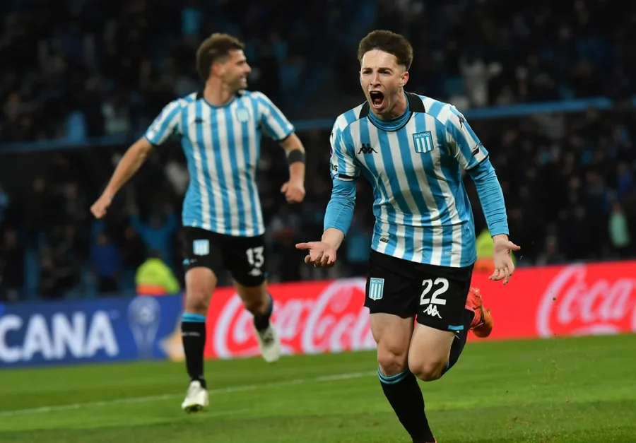 Baltazar Rodr&iacute;guez festeja la apertura del marcador en el estadio Presidente Per&oacute;n de Avellaneda