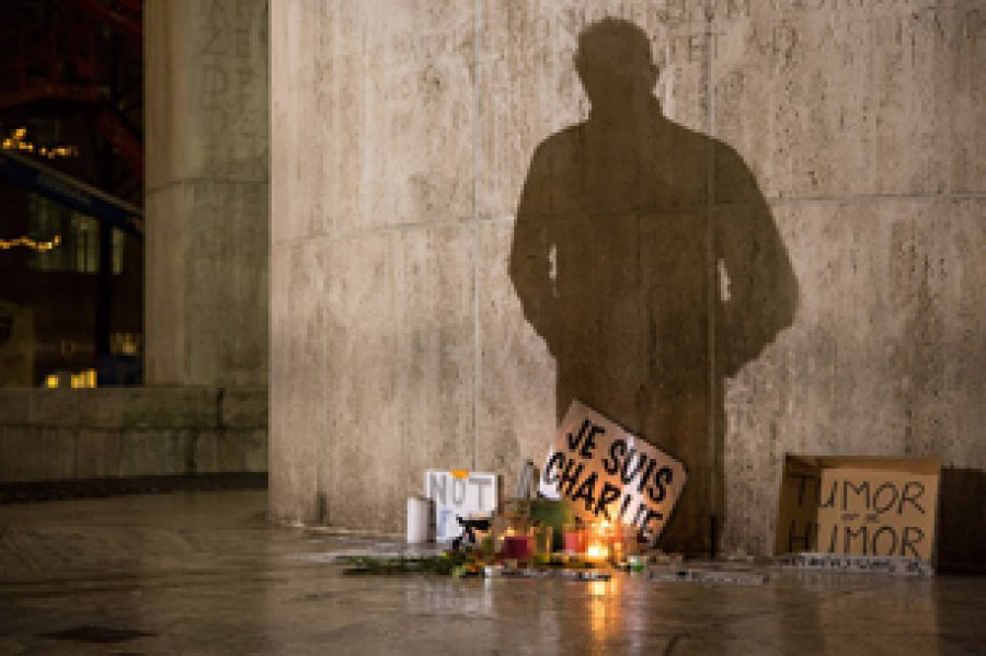 Se busca educar a la sociedad civil para que sepa como interactuar con las personas que han vivido de primera mano una situaci&oacute;n violenta de este tipo.