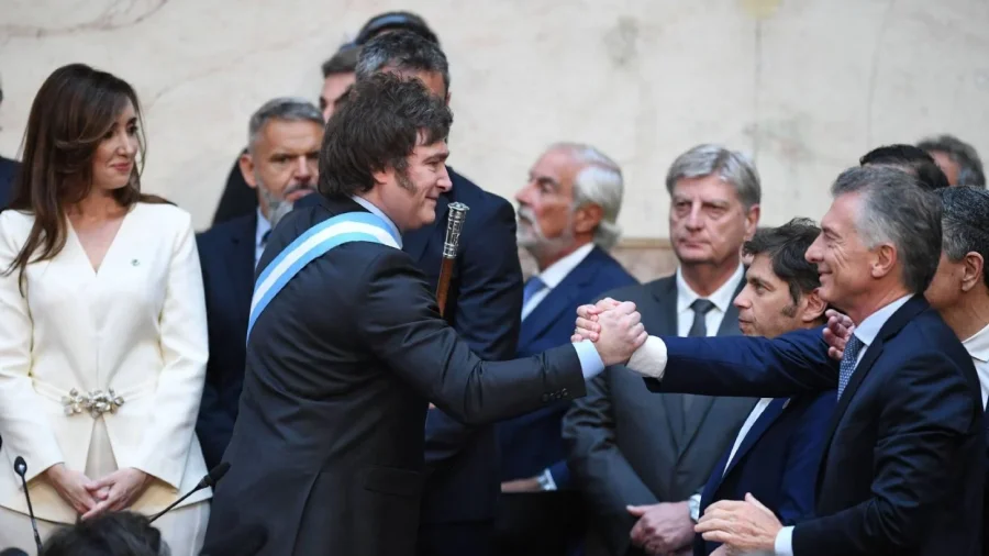 Milei saluda a Macri, en marzo pasado en la apertura de sesiones del Congreso.