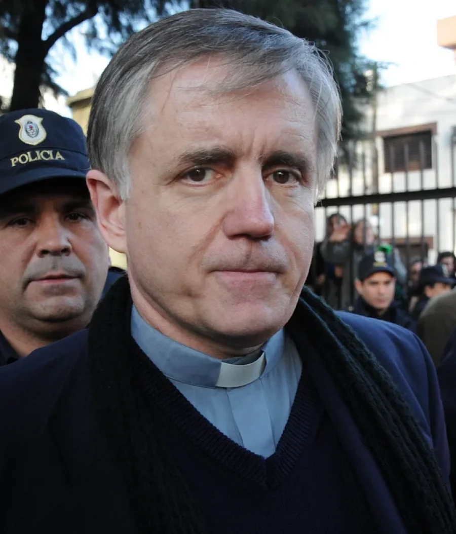 NO SE VA A SU CASA. El sacerdote Julio C&eacute;sar Grassi.