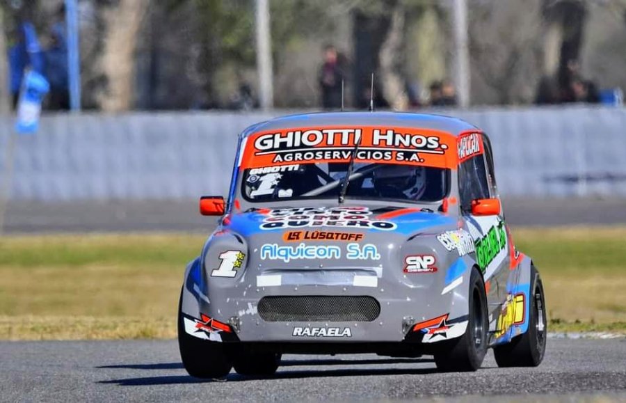 AGUST&Iacute;N GHIOTTI. El l&iacute;der del certamen tiene como invitado a Facundo Johnston.