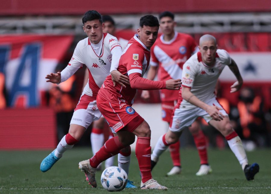 ARGENTINOS Y HURAC&Aacute;N IGUALARON SIN GOLES