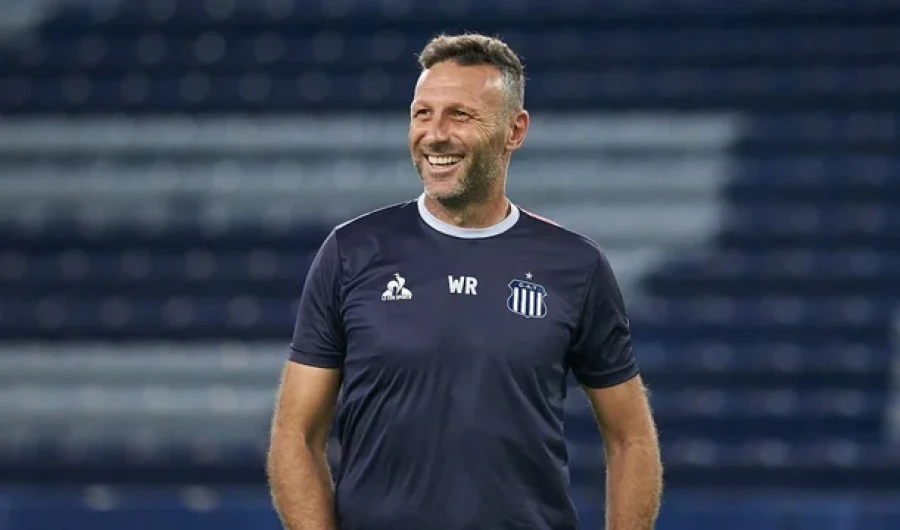 TINO./ Dej&oacute; el cargo en Talleres.