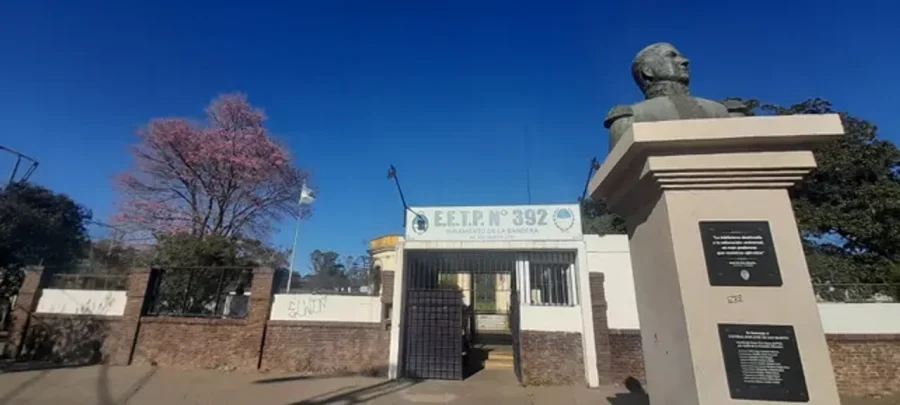 El ataque ocurri&oacute; en la escuela secundaria N&deg;392 "Juramento a la Bandera".