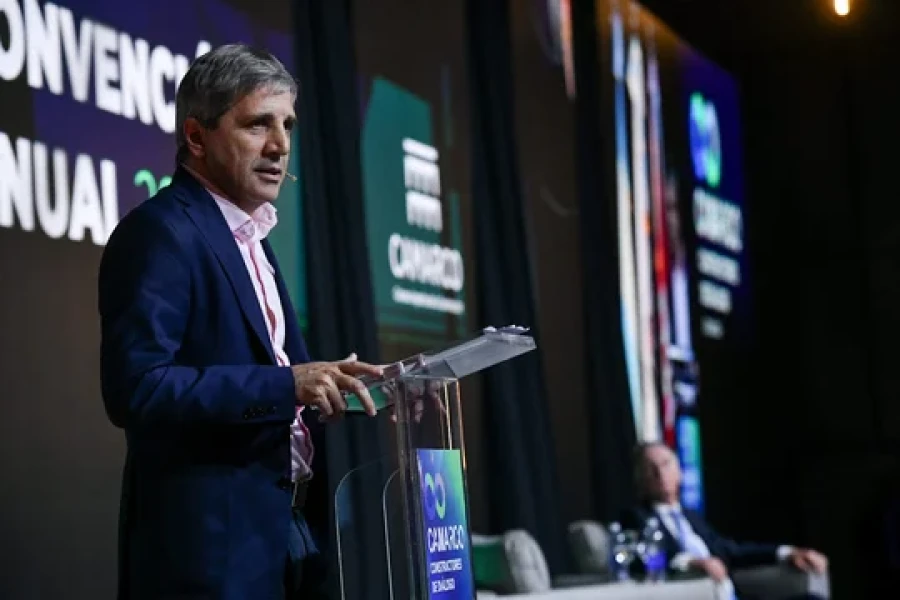 Ministro de Econom&iacute;a, Luis Caputo.