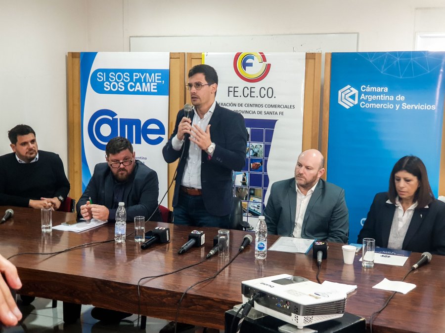 El intendente de Rafaela, Leonardo Viotti, durante su exposici&oacute;n.